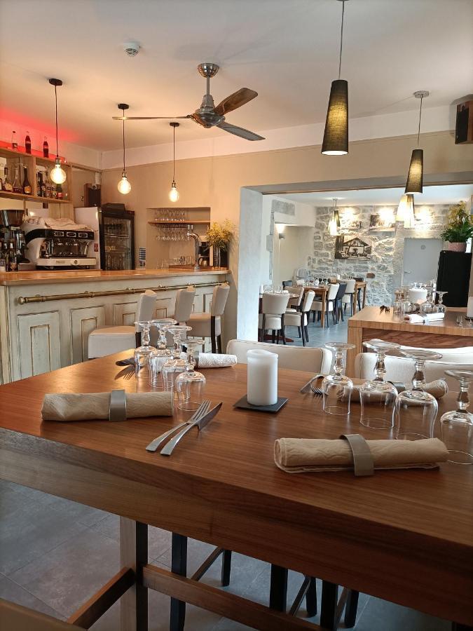 Auberge Du Vieux Lanas Logis Hotel Restaurant Экстерьер фото