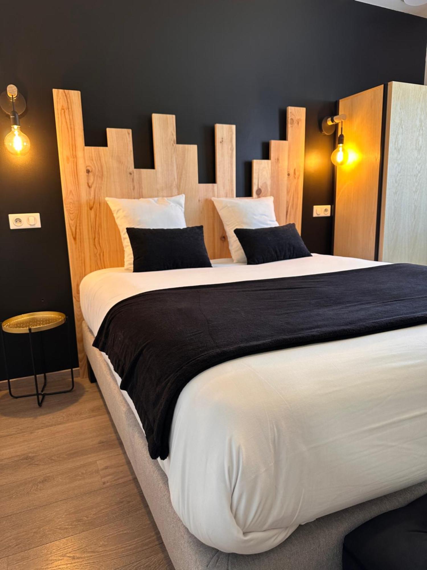 Auberge Du Vieux Lanas Logis Hotel Restaurant Экстерьер фото