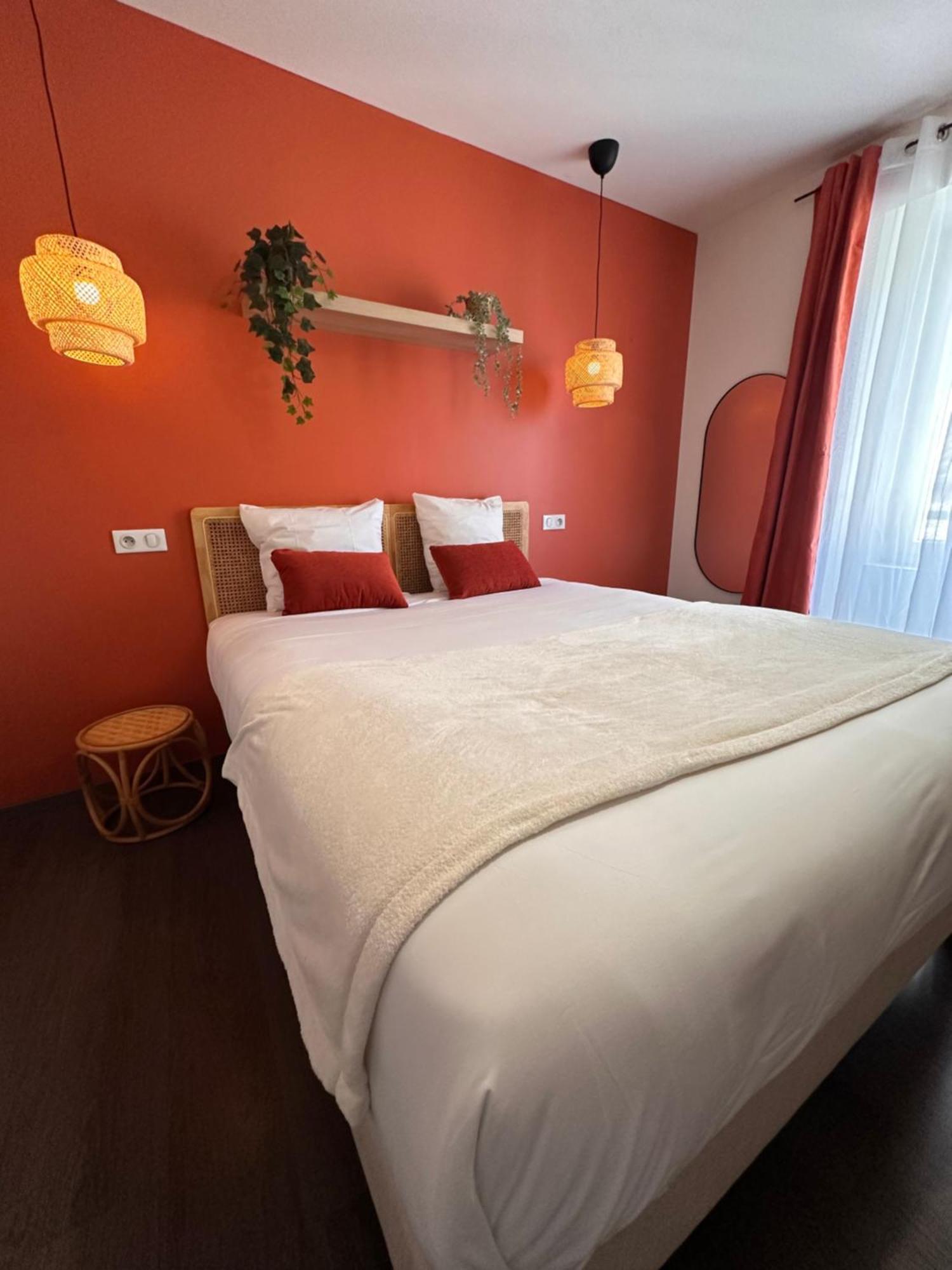 Auberge Du Vieux Lanas Logis Hotel Restaurant Экстерьер фото