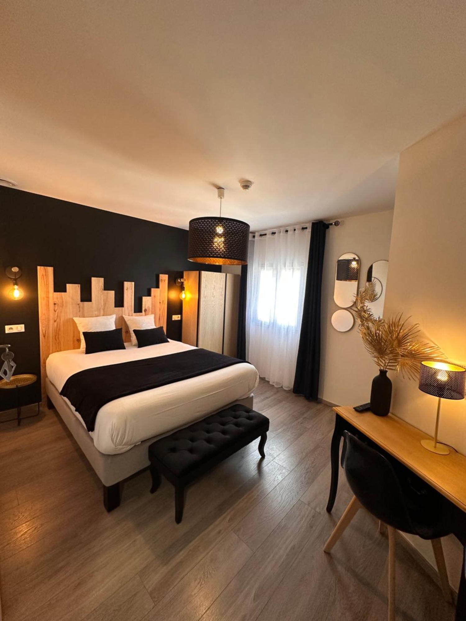 Auberge Du Vieux Lanas Logis Hotel Restaurant Экстерьер фото
