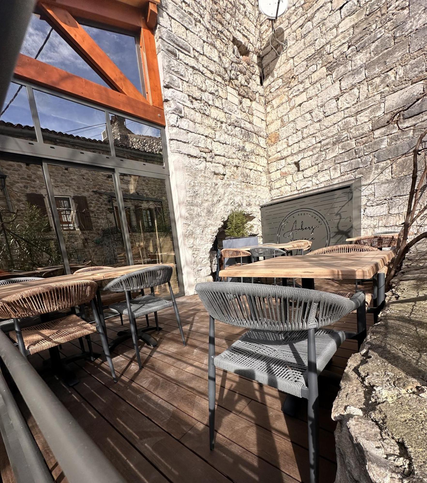 Auberge Du Vieux Lanas Logis Hotel Restaurant Экстерьер фото