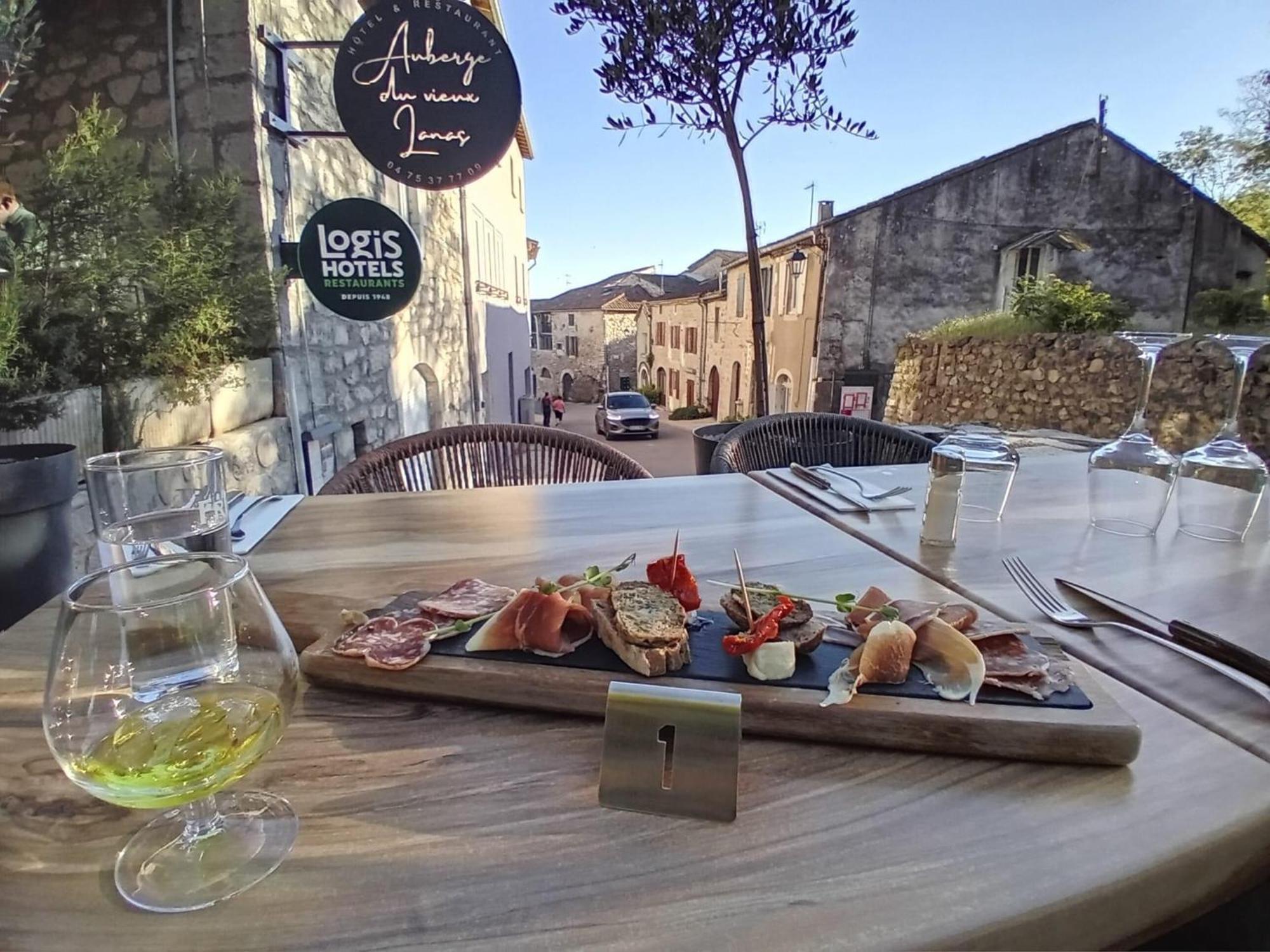 Auberge Du Vieux Lanas Logis Hotel Restaurant Экстерьер фото