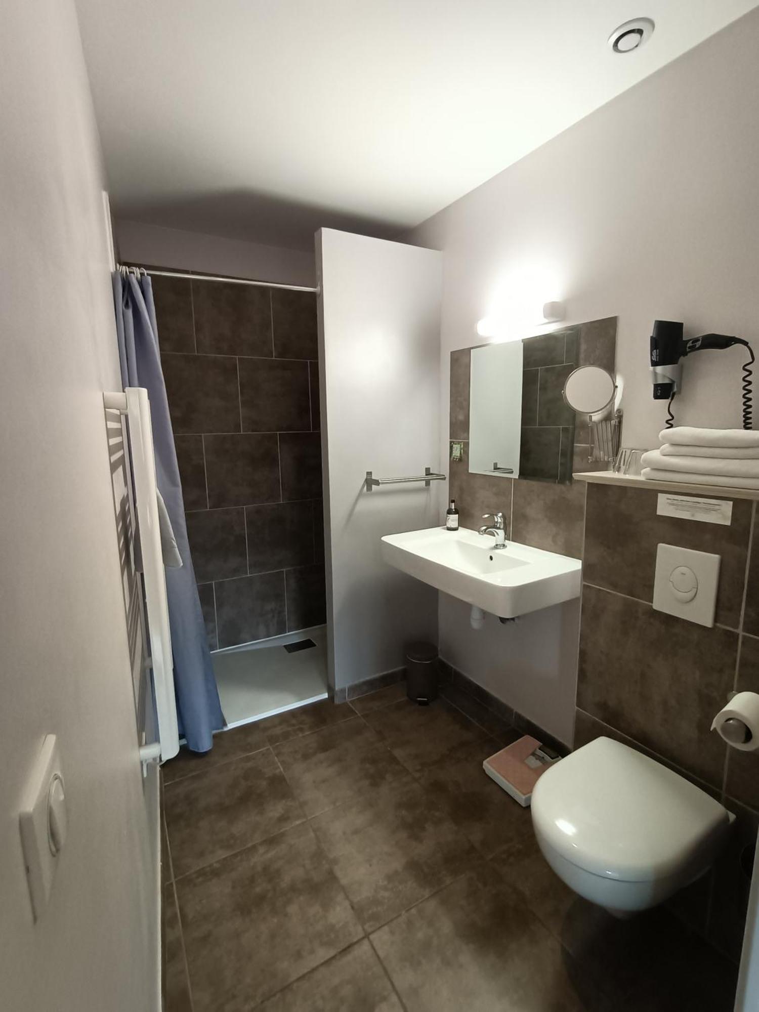 Auberge Du Vieux Lanas Logis Hotel Restaurant Экстерьер фото