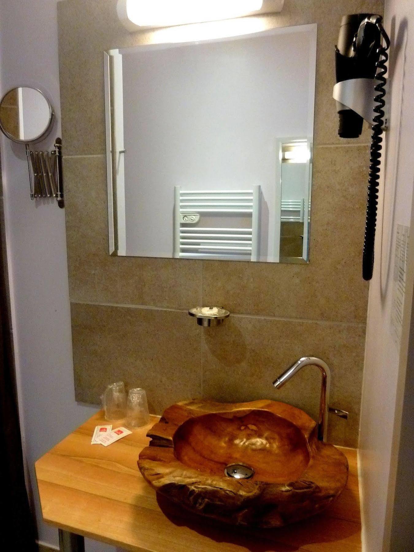 Auberge Du Vieux Lanas Logis Hotel Restaurant Экстерьер фото
