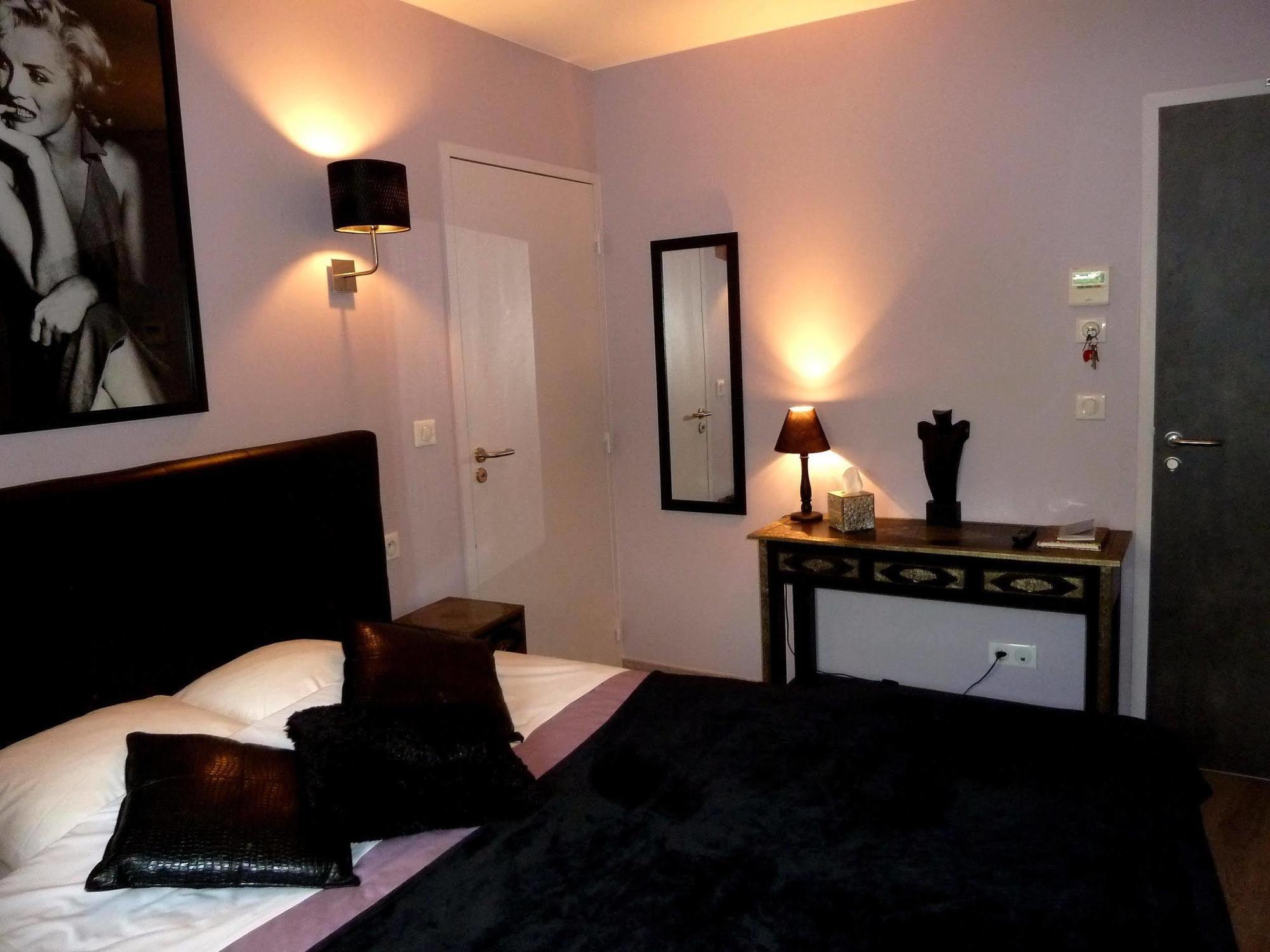 Auberge Du Vieux Lanas Logis Hotel Restaurant Экстерьер фото
